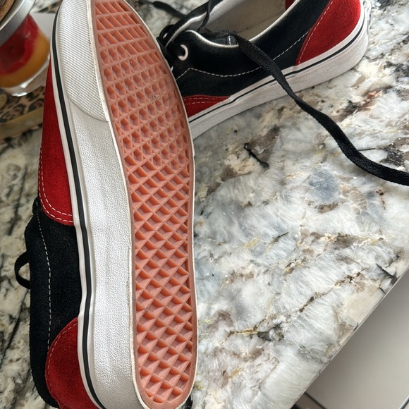 Vans - Picture 2 of 2